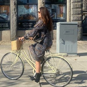 Meet your Posher, Tania